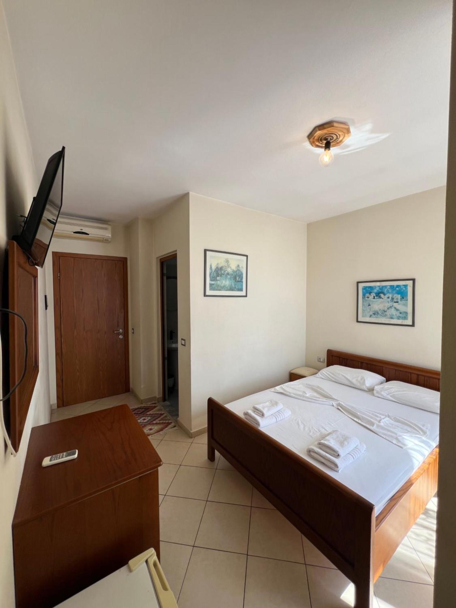 Hotel Veli Sarandë Exterior foto
